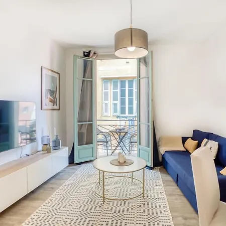 Lägenhet #44 Staywiz Us -1 Bdr Flat Cap Ac Balcony 5mins Walk To