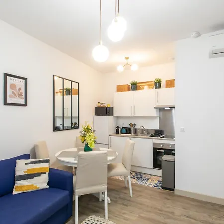 #44 Staywiz Us -1 Bdr Flat Cap Ac Balcony 5mins Walk To