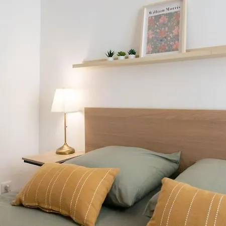 شقة #44 1 Bdr Flat Cap Ac Balcony 5mins Walk To نيس