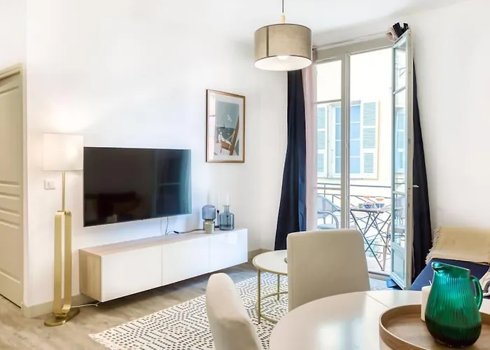 #44 Staywiz Us -1 Bdr Flat Cap Ac Balcony 5mins Walk To شقة *