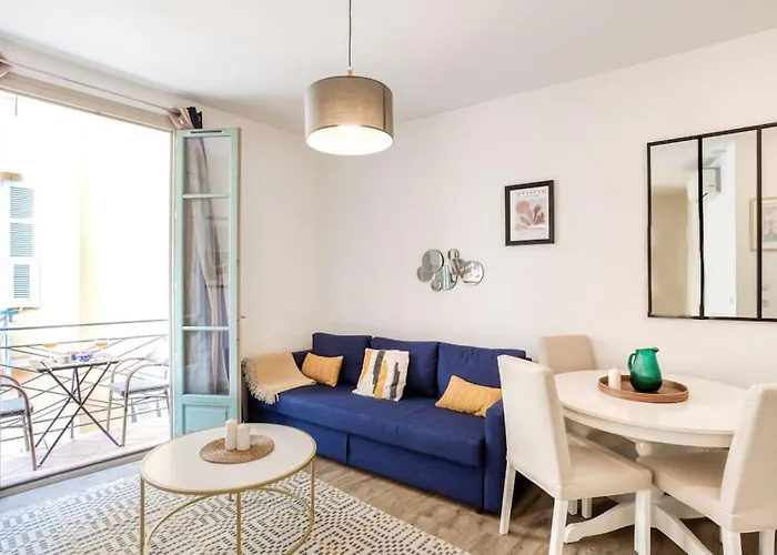 Apartament #44 1 Bdr Flat Cap Ac Balcony 5mins Walk To