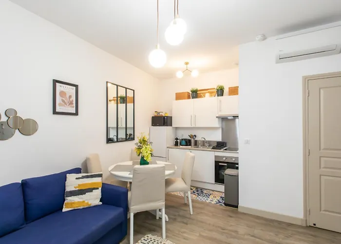 #44 Staywiz Us -1 Bdr Flat Cap Ac Balcony 5mins Walk To